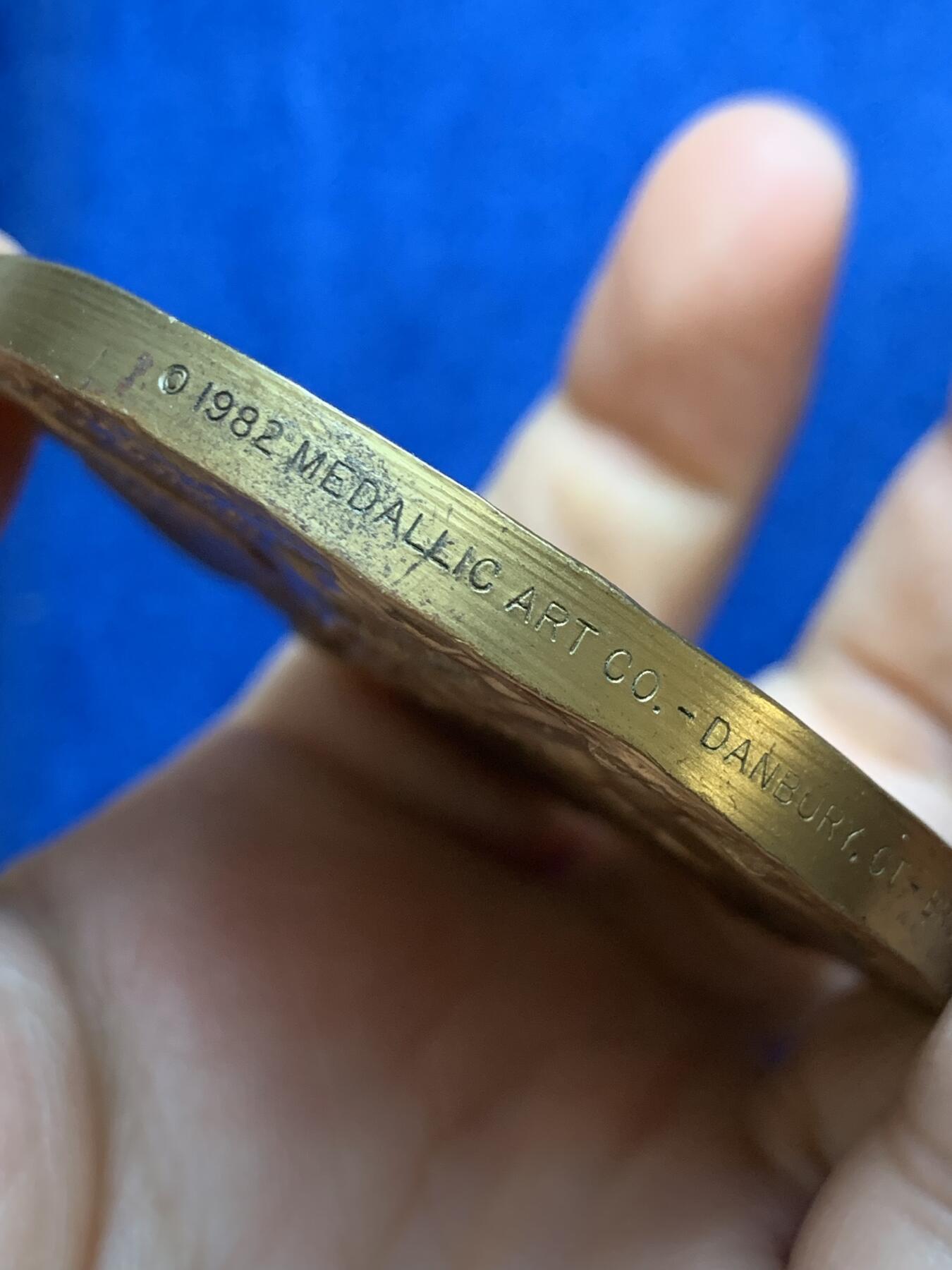 《竞宝斋》第445场 周日，周一，2场连拍 （全场包邮） 美国国会大厦奠基石铺设纪念大铜章 边铭刻字 直径63mm 重量142g