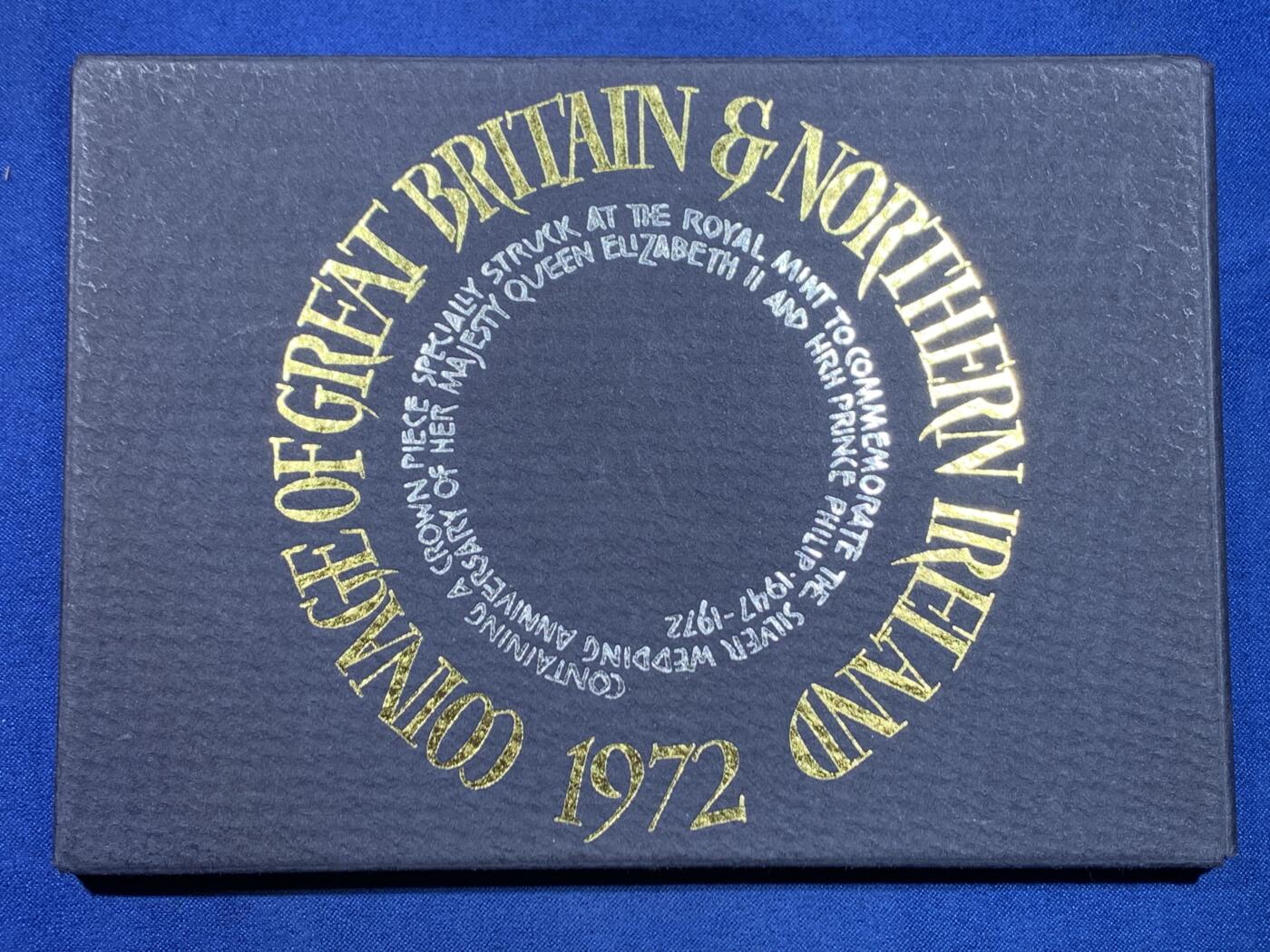《竞宝斋》第445场 周日，周一，2场连拍 （全场包邮） 英国1972年精制套币 7枚币和1枚章 包含女王银婚精制克朗纪念币 状态挺美