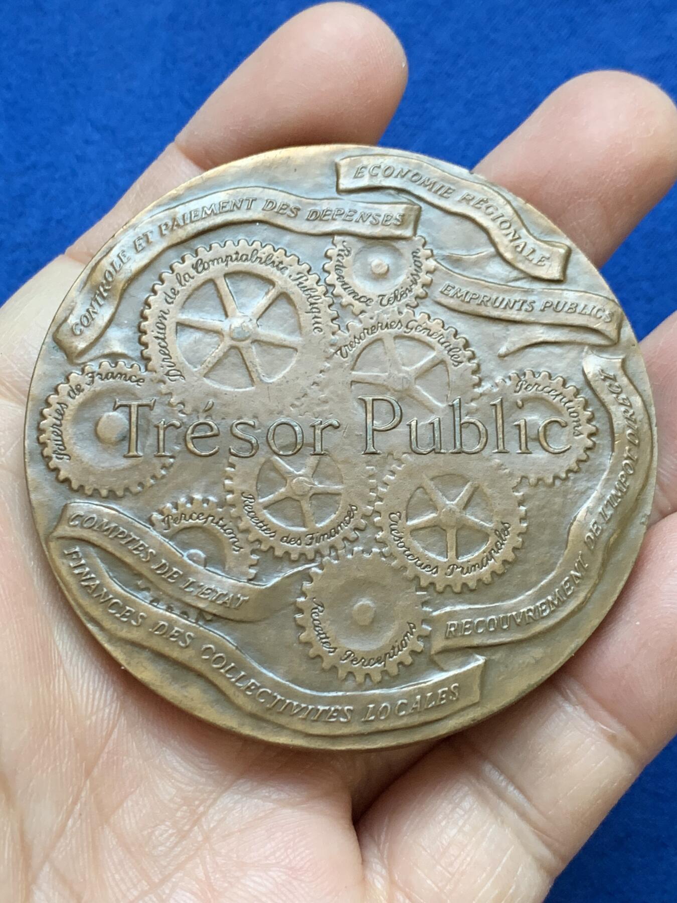 《竞宝斋》第445场 周日，周一，2场连拍 （全场包邮） 法国特雷维索国家服务学院大铜章 直径63.2mm 重量137.3g 丰饶角铜标