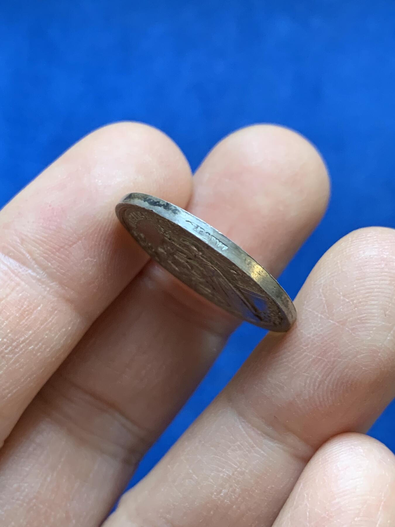 《竞宝斋》第445场 周日，周一，2场连拍 （全场包邮） 法国银质婚章 银标边铭 4.6克 23.7mm 背面无刻字 