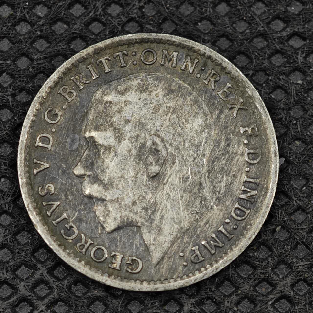 【淘币小摊】限时拍第八百二十四拍  小银币场  满百包邮可预留两周  周一统一发货       英国1918年乔治五世3便士银币