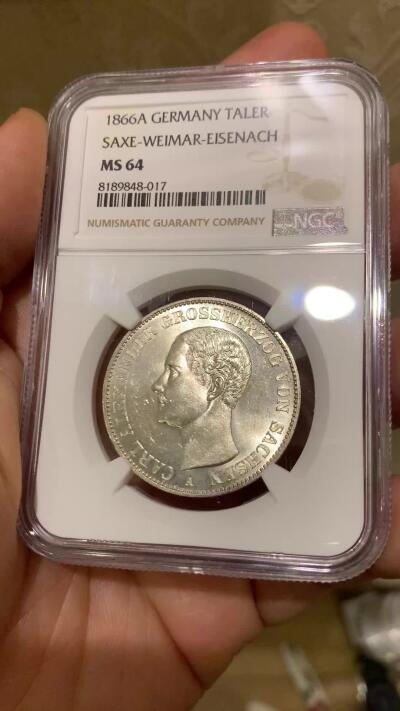 《竞宝斋》第445场 周日，周一，2场连拍 （全场包邮） 冠军分 NGC MS64 德国 1866年 萨克森-魏玛-埃森纳赫纹章泰勒 令人惊叹的细节工艺 十字车轮光更显不易 难以逾越的状态