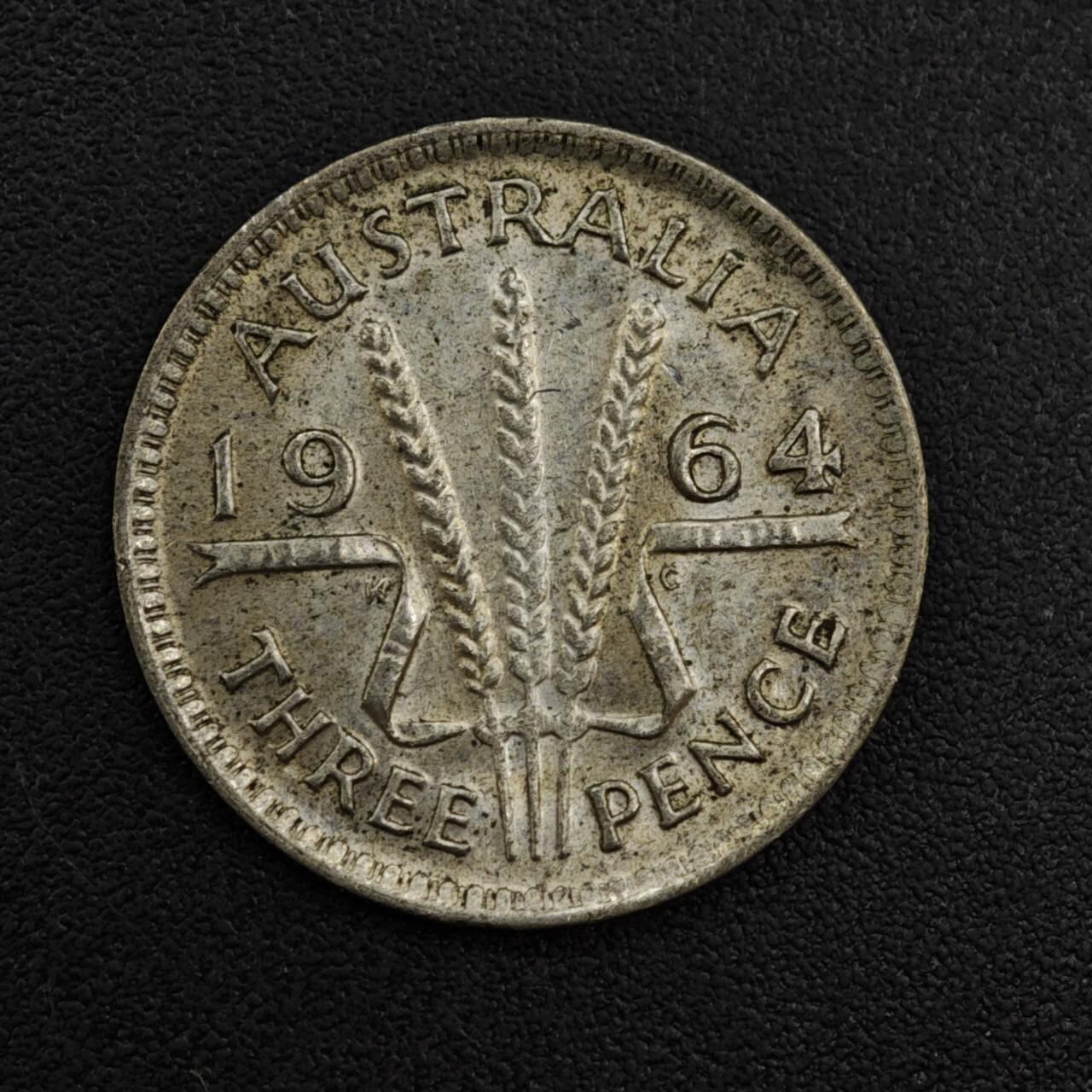 【淘币小摊】实时拍第八百二十一拍   散币场   满百包邮可预留二周 每周一统一发货   澳大利亚1964年伊丽莎白二世3便士银币