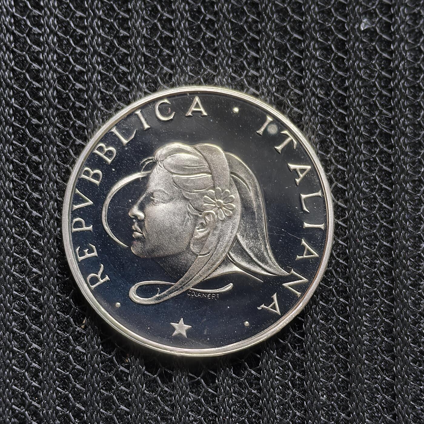 道一币馆币章第一百五十八场 原盒证 意大利1987年国际家庭年500里拉精制银币 19700