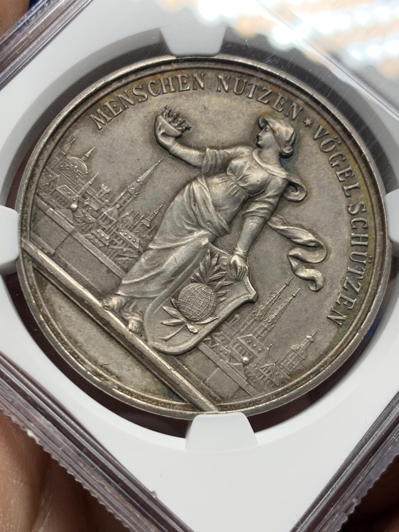 《竞宝斋》第445场 周日，周一，2场连拍 （全场包邮） NGC MS63 高分 德国少见鸟类保护银质奖章，首见品。正面：女神景观，背面：金丝雀图案