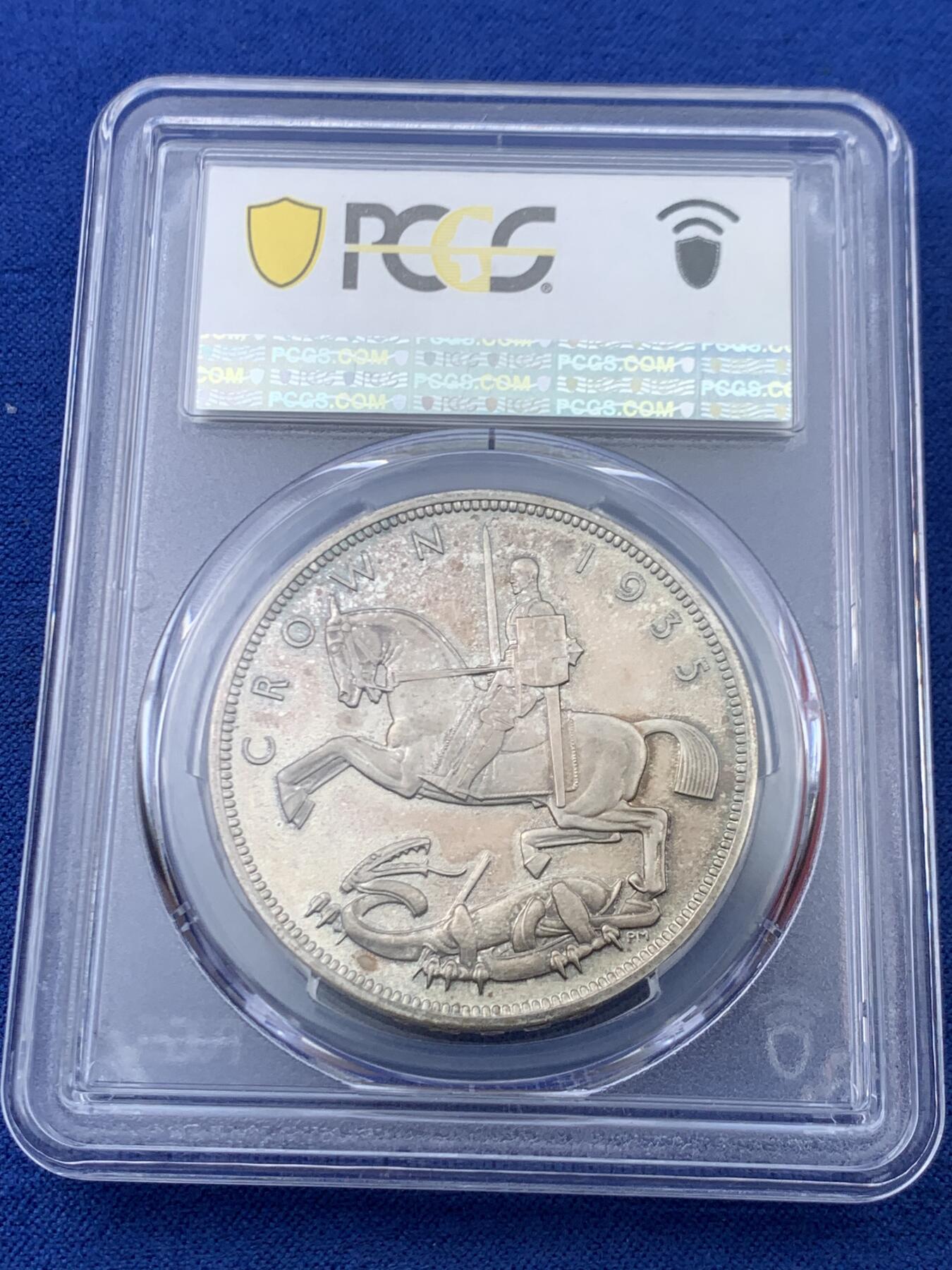 《竞宝斋》第445场 周日，周一，2场连拍 （全场包邮） PCGS PR64CAM 英国1935年精制木马剑，浮雕版，铸量2500枚，人像犀利，背面图案深刻，带原盒。
