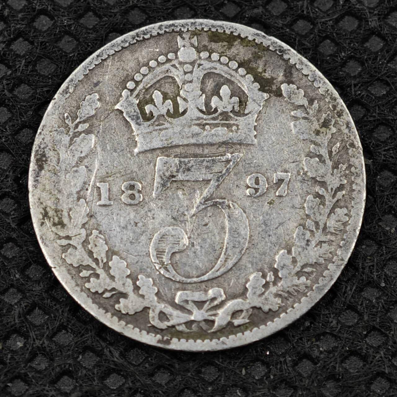 【淘币小摊】限时拍第八百二十四拍  小银币场  满百包邮可预留两周  周一统一发货     英国1897年维多利亚3便士银币