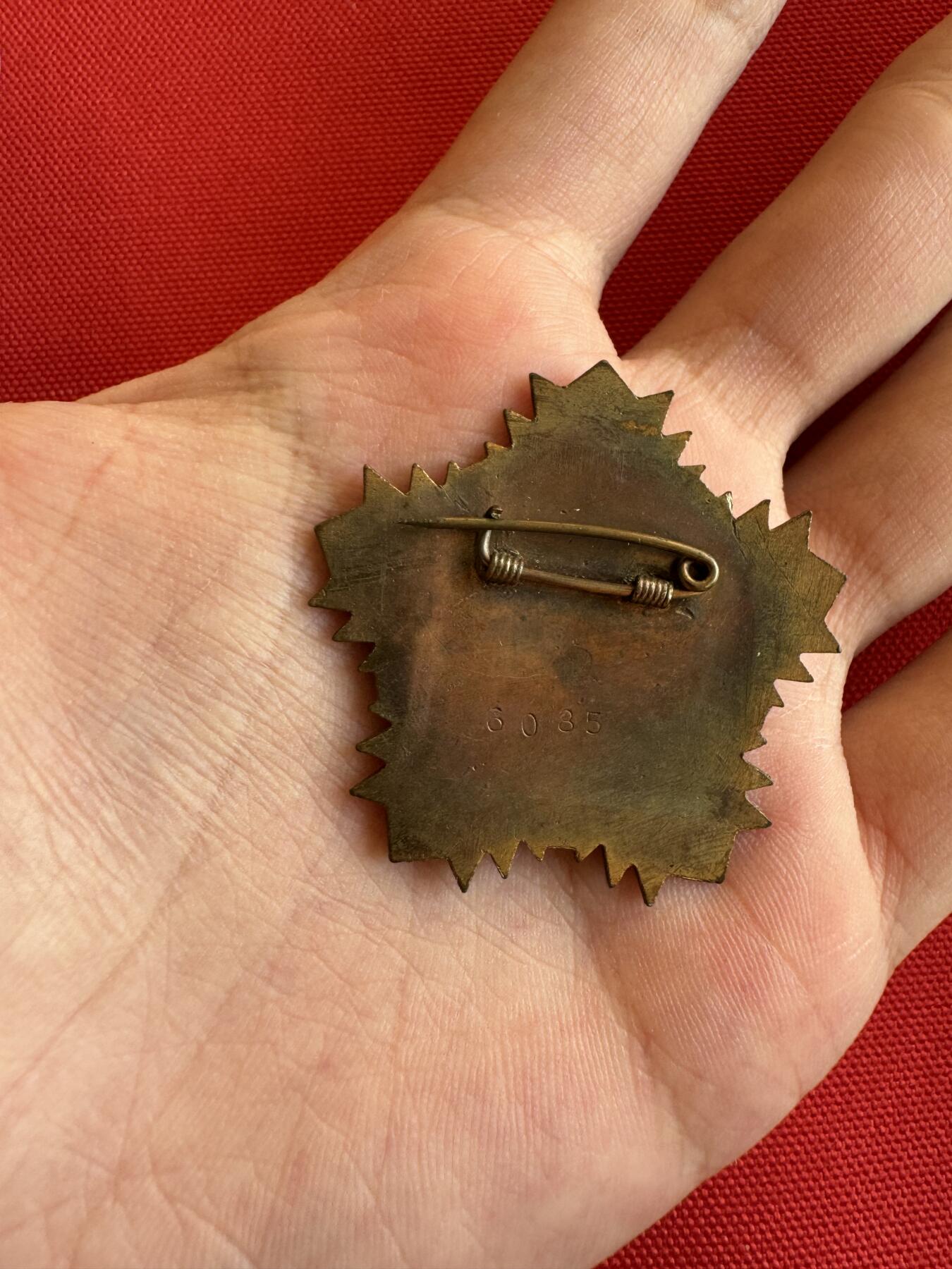 五哥徽章群   9号周二晚上八点4群联拍 铜章