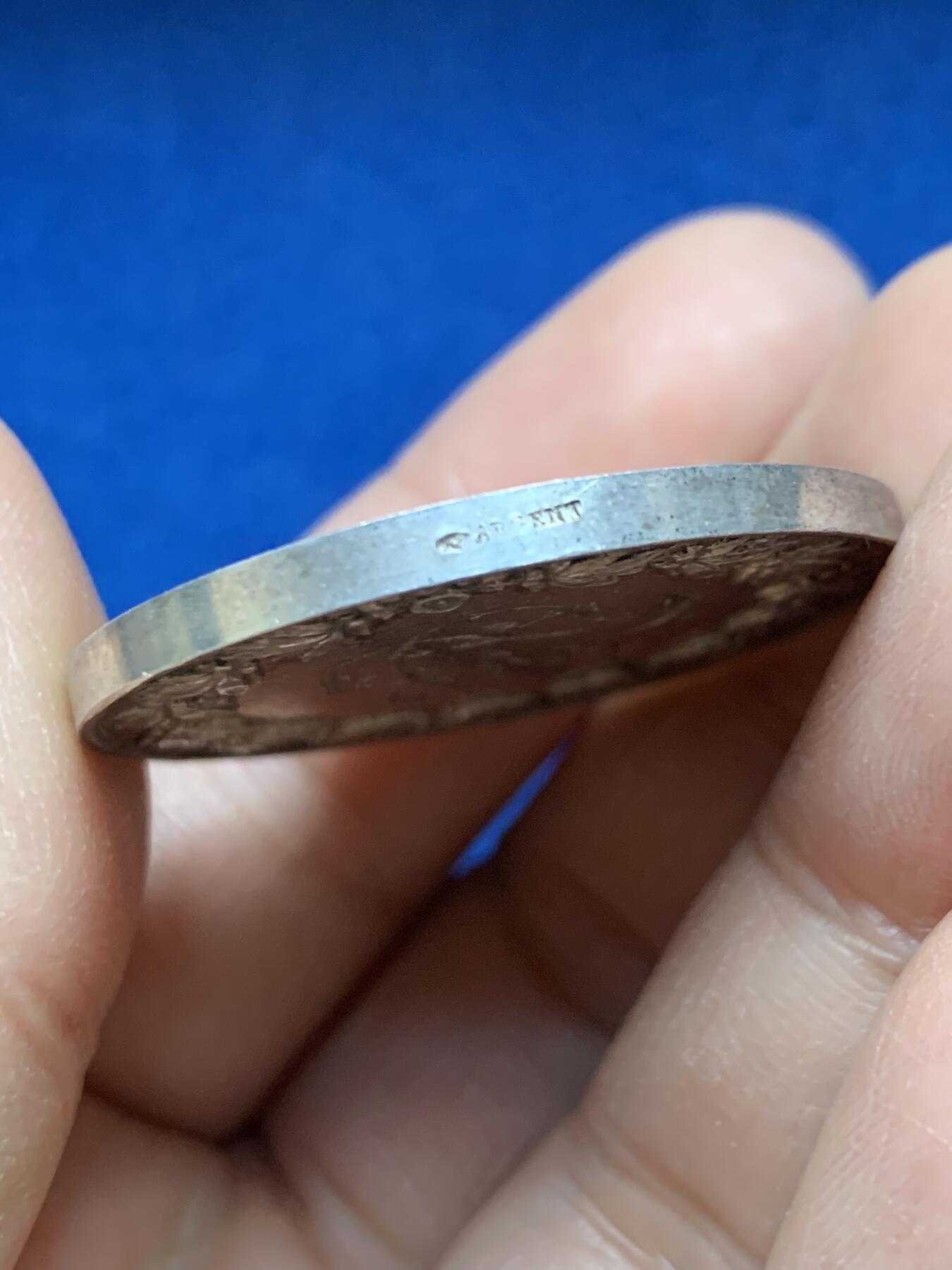 《竞宝斋》第445场 周日，周一，2场连拍 （全场包邮） 法国1859年婚礼银章 手指银标 22.65克 36.5mm 双面刻字 品种少见