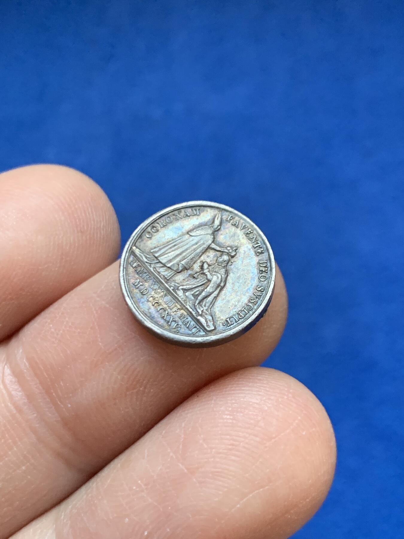 《竞宝斋》第445场 周日，周一，2场连拍 （全场包邮） 查理十世加冕小银章 2.35克 14.3mm 稀见品种