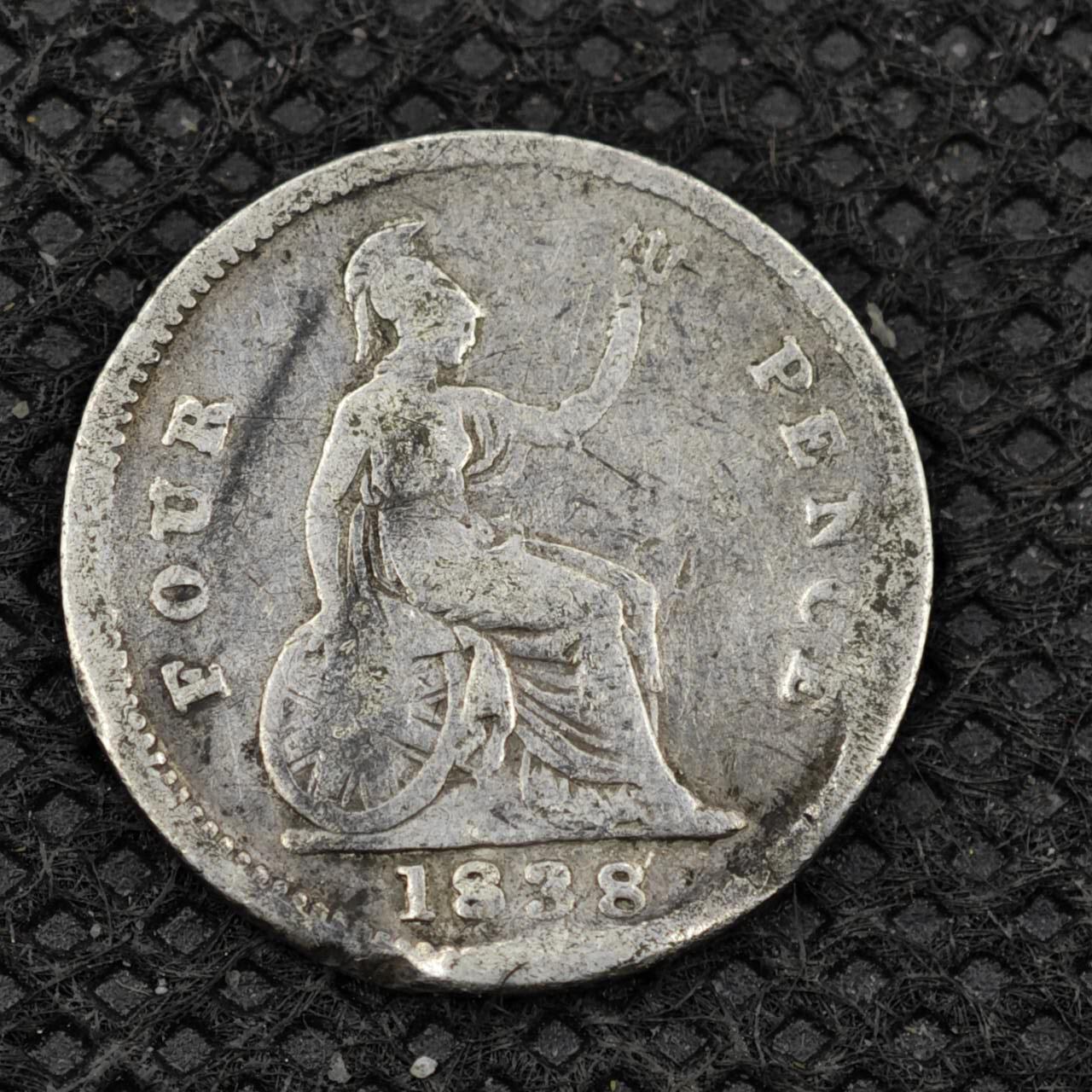 【淘币小摊】限时拍第八百二十四拍  小银币场  满百包邮可预留两周  周一统一发货   英国1838年维多利亚4便士银币