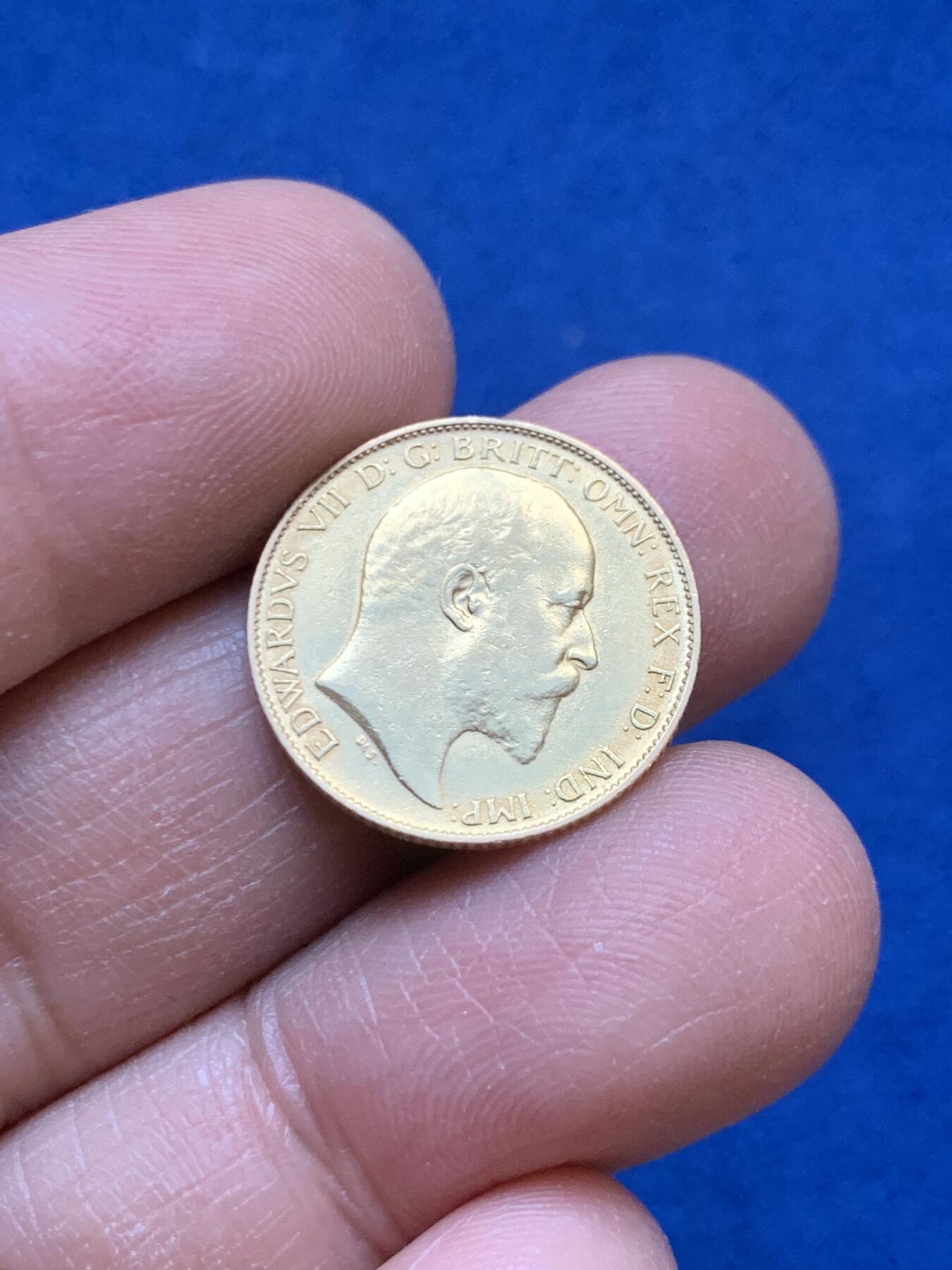 《竞宝斋》第445场 周日，周一，2场连拍 （全场包邮） 英国1909年爱德华七世1/2索维林金币 9167金 3.96克 细节见图