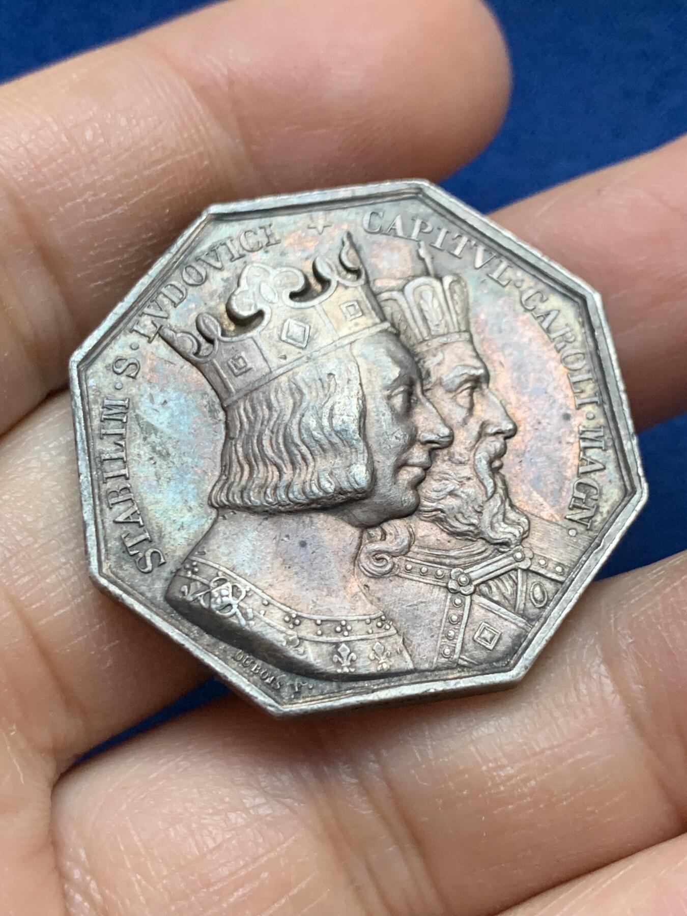 《竞宝斋》第445场 周日，周一，2场连拍 （全场包邮） 法国1844年勒阿弗尔公证人工会八角银质代币 手指银标 20.75克 33.8mm