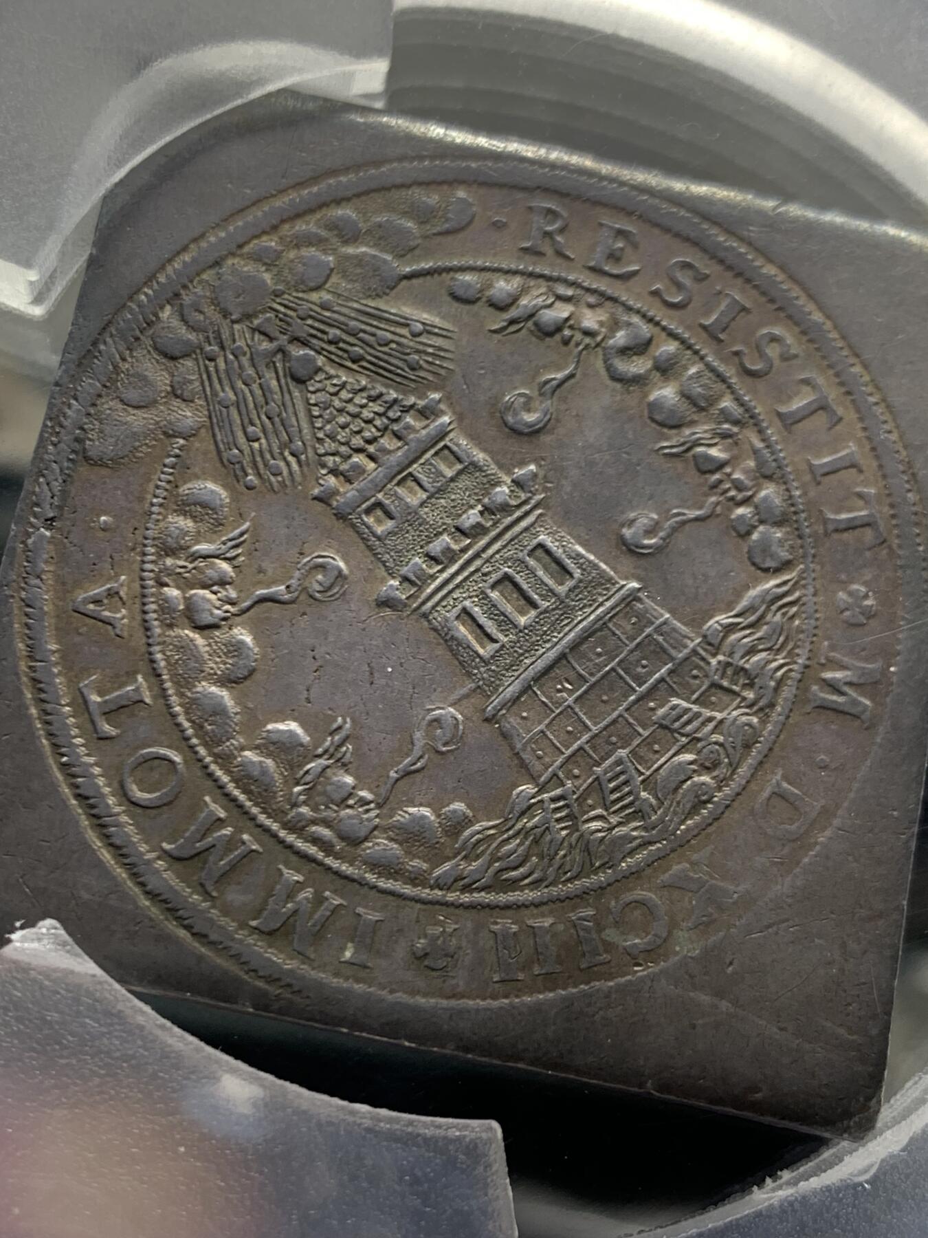 《竞宝斋》第445场 周日，周一，2场连拍 （全场包邮） 唯一亚军分 PCGS AU50 神圣罗马帝国  1593年 萨尔茨堡大主教区 圣鲁珀特 2泰勒方形大银币 将近57克超大规格 独年发行 及其少见的样式与规格 P大盒封装 更高分仅一枚