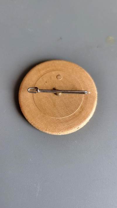 嘉宝良覃世界勋赏第18期拍卖 德三木质抗击病毒保护妇女儿童证章