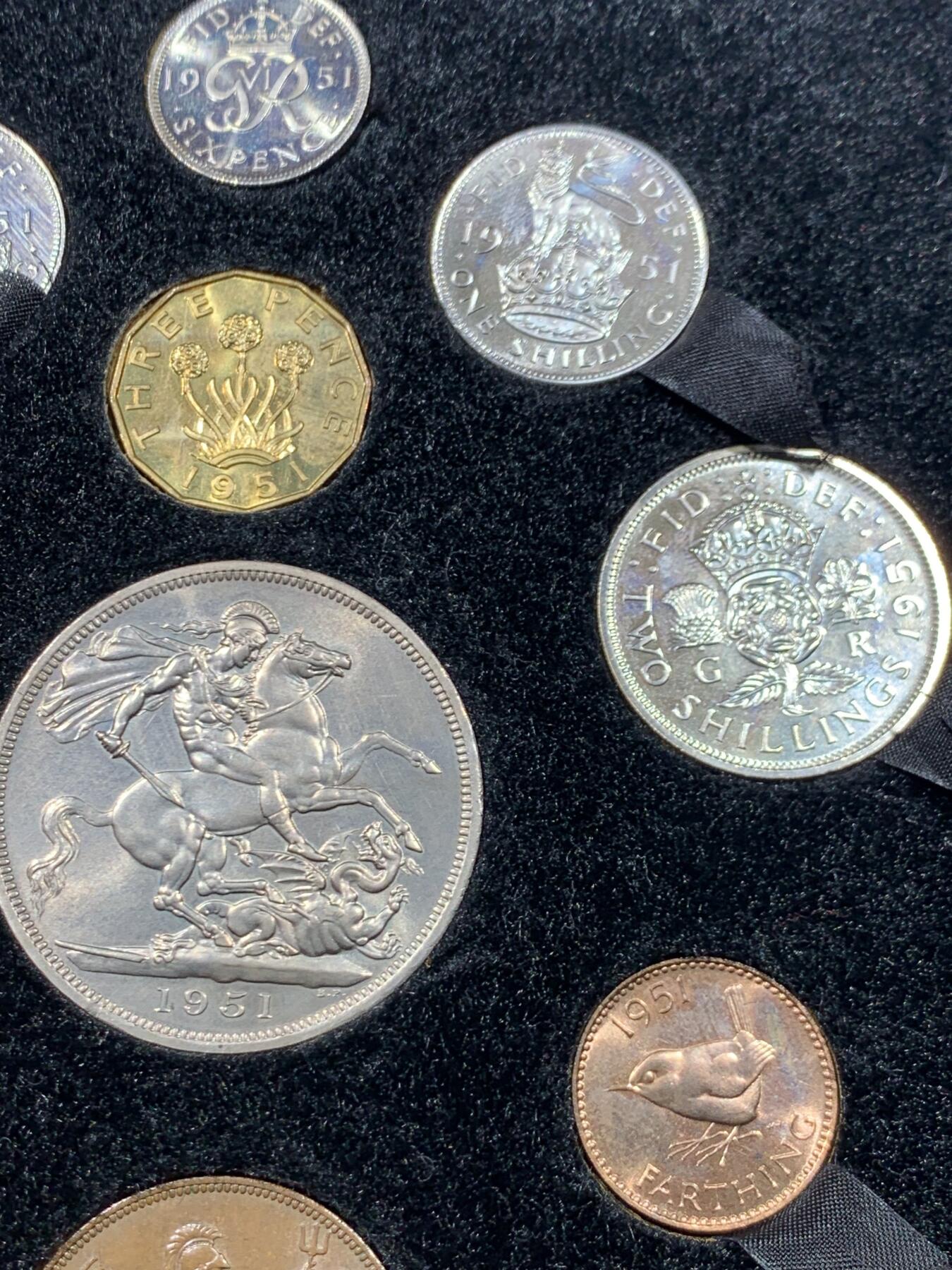 《竞宝斋》第445场 周日，周一，2场连拍 （全场包邮） 英国1951年乔治六世套币，少见原盒装，发行量2万套，细节见图。