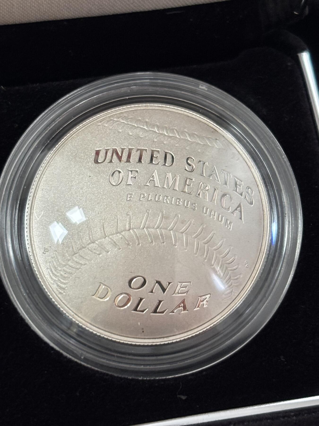 第185期拍卖 获奖美国2014年棒球名人堂75周年弧面曲面银币，26.73克，900银，有氧化