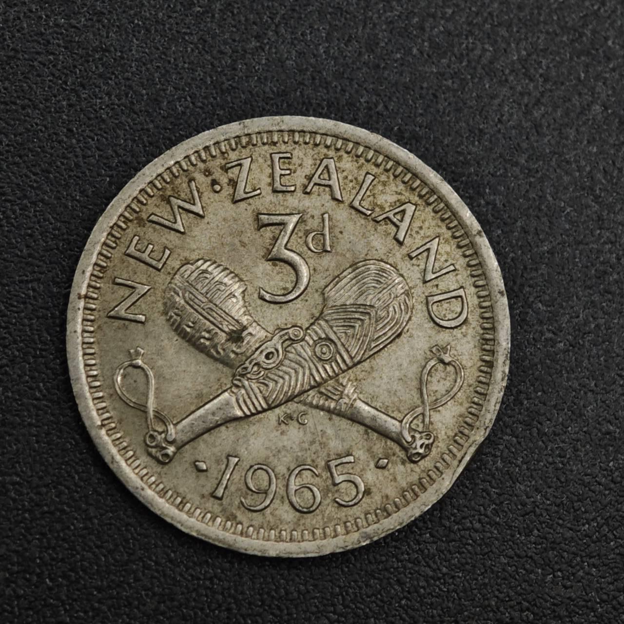 【淘币小摊】实时拍第八百二十一拍   散币场   满百包邮可预留二周 每周一统一发货   新西兰1965年3便士镍币