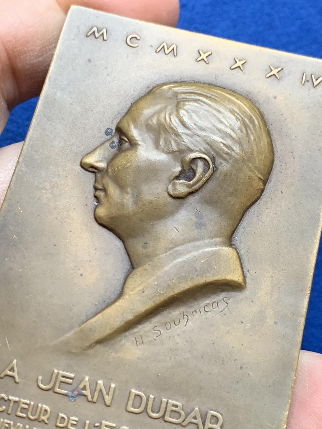 《竞宝斋》第445场 周日，周一，2场连拍 （全场包邮） 法国方形大铜章，重186.5克，直径52.5*80.8mm，作者Soubricas