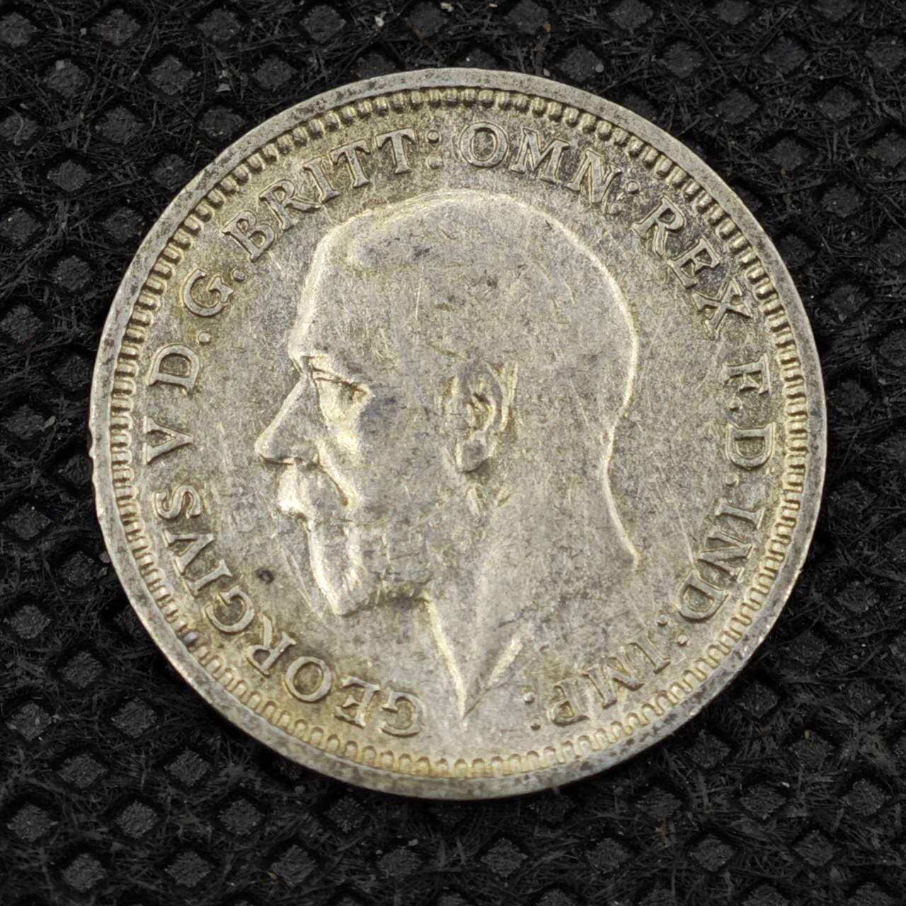【淘币小摊】限时拍第八百二十四拍  小银币场  满百包邮可预留两周  周一统一发货       英国1934年乔治五世3便士银币