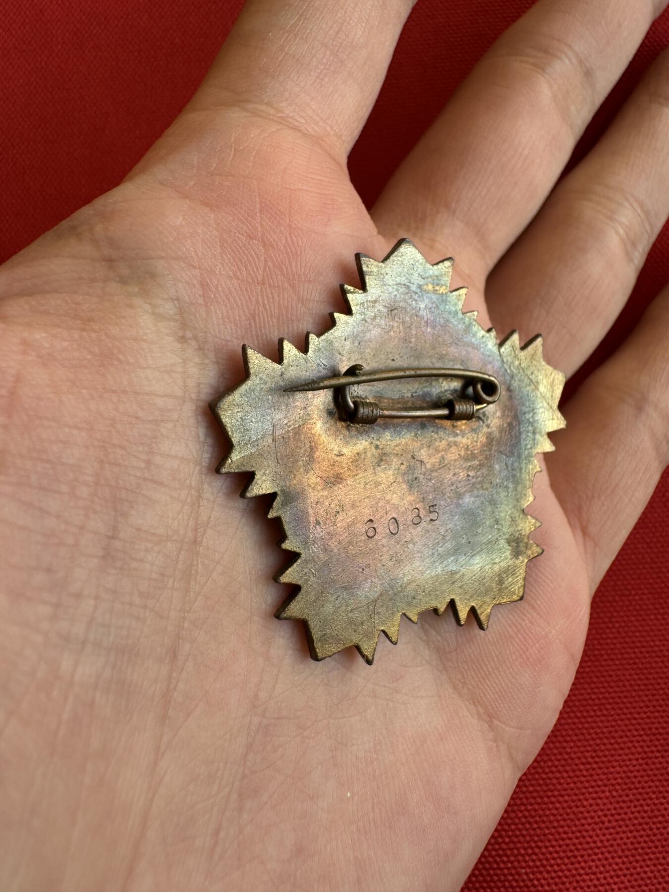 五哥徽章群   9号周二晚上八点4群联拍 铜章