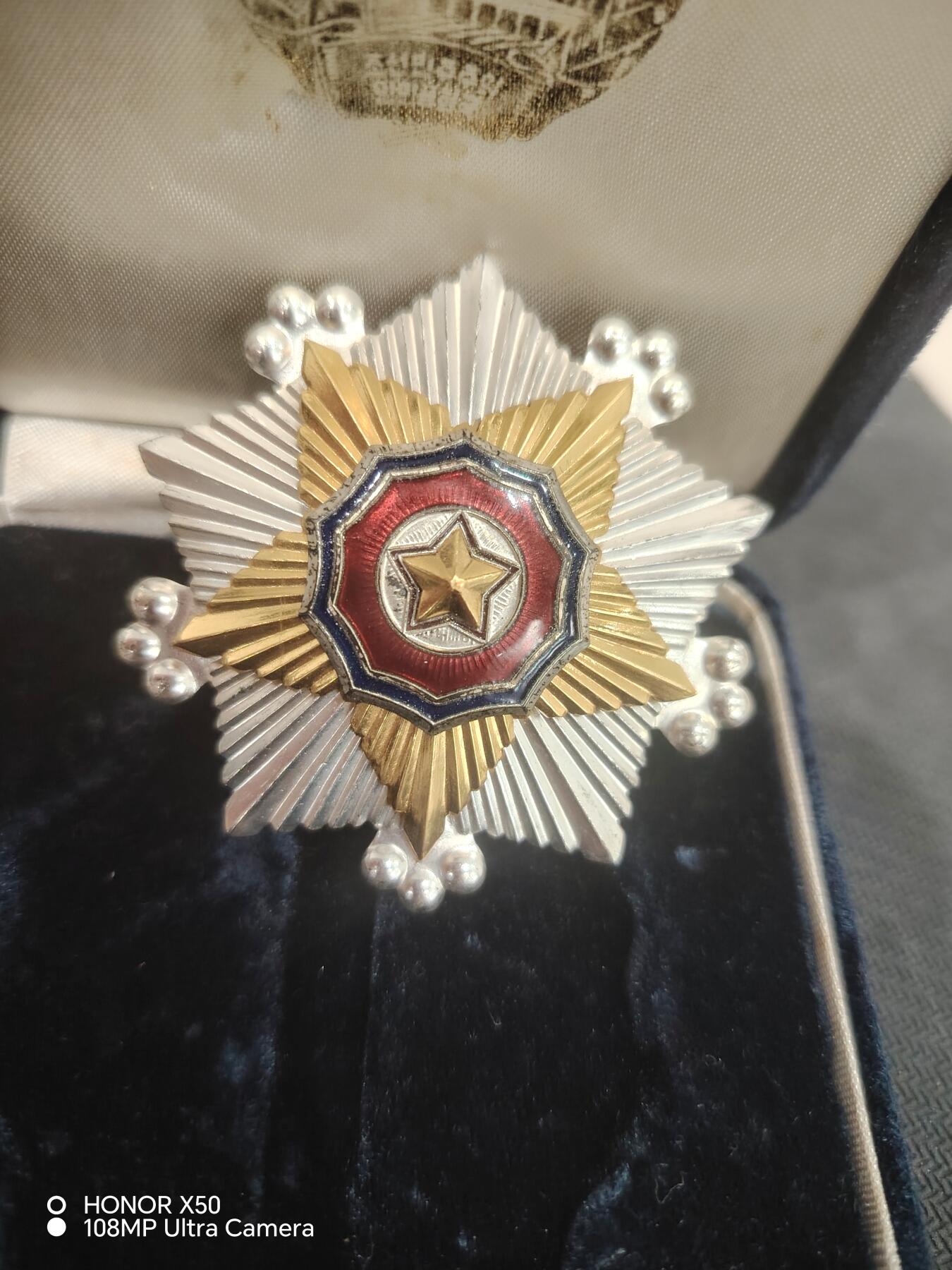 城南花开💐83场 二级国旗带盒略