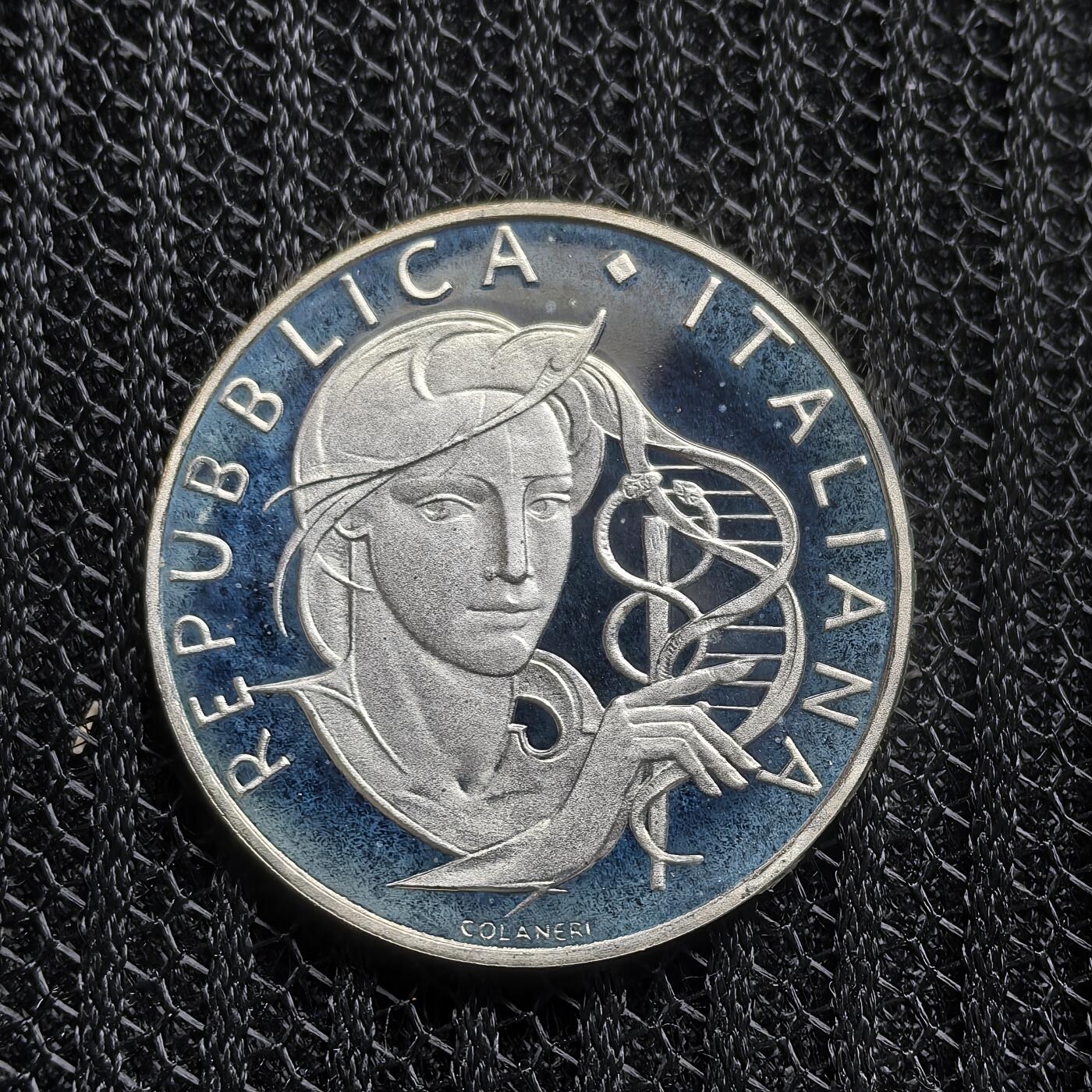 道一币馆币章第一百五十八场 原盒证 意大利1989年治疗癌症技术发展500里拉精制银币 7600