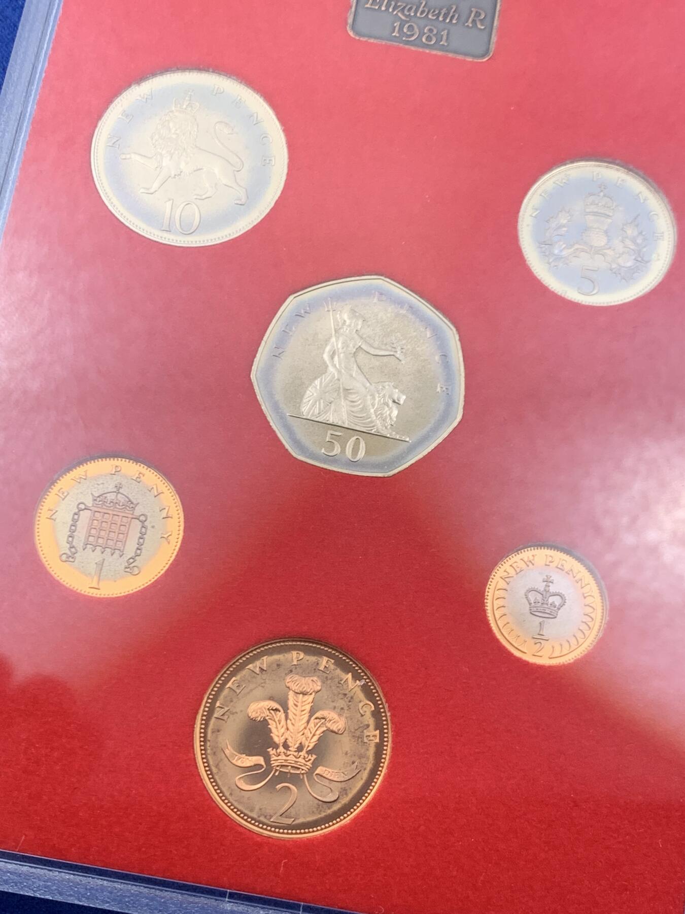 《竞宝斋》第445场 周日，周一，2场连拍 （全场包邮） 英国1981年精制套币 6枚币和1枚章 少见 状态很美