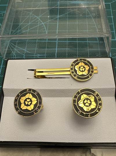 蒂克钱币-第52场 日本勋章徽章 专场 - 日本陆上自卫队群马地方联络部纪念配饰套装