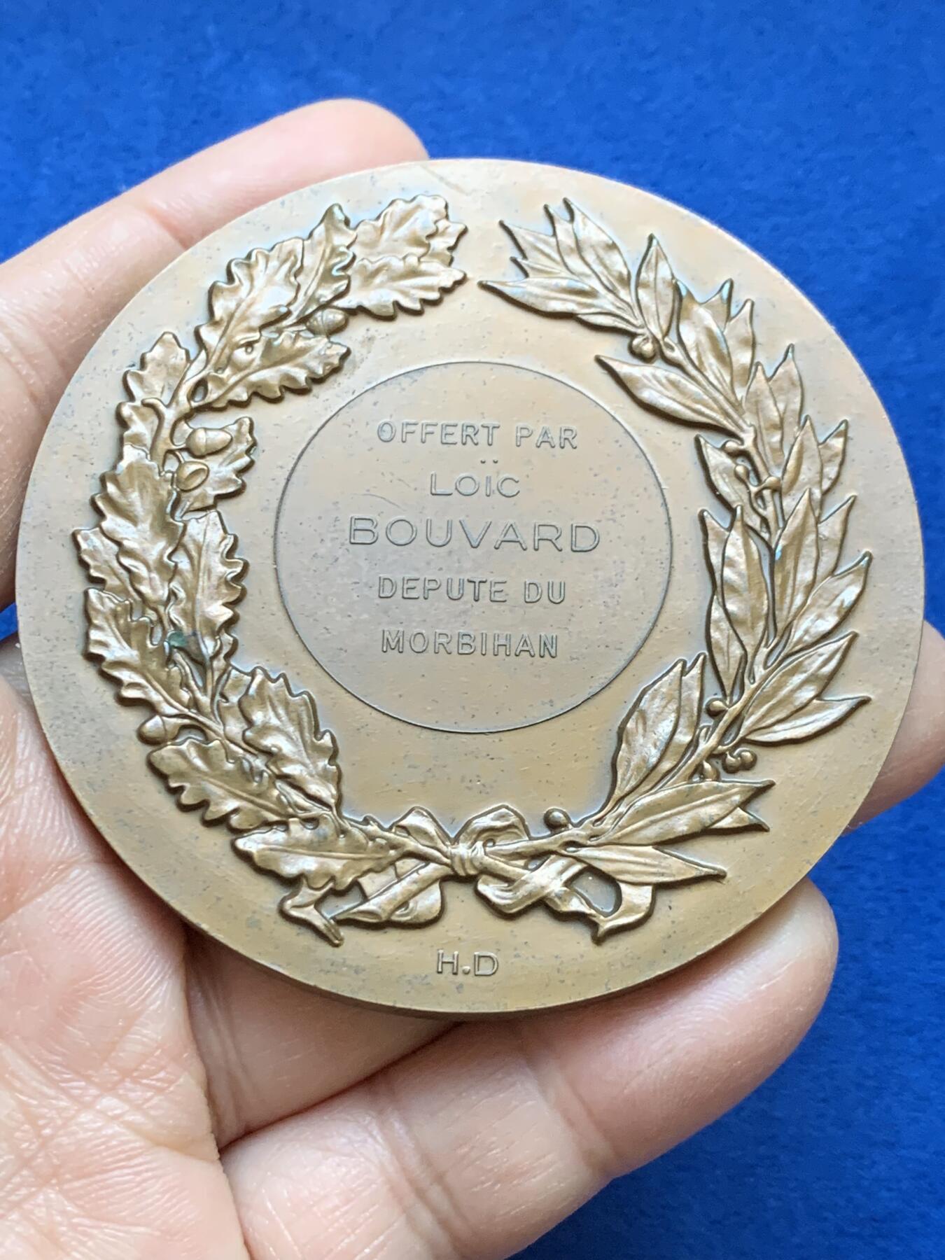 《竞宝斋》第445场 周日，周一，2场连拍 （全场包邮） 法国莫尔比昂省地方政治纪念铜章‌ 159.2克 68mm 丰饶角铜标