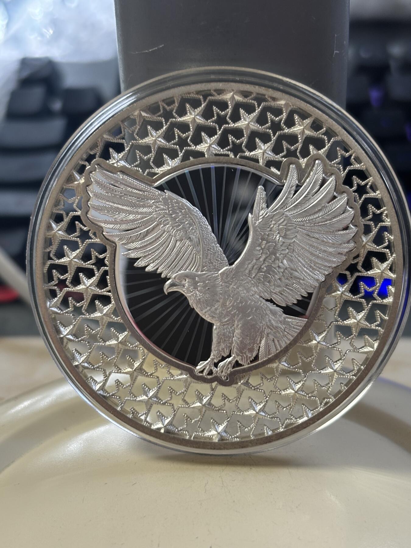 第185期拍卖 所罗门2025年美国鹰2盎司掐丝幻彩精制纪念银币，999银，发行1999枚