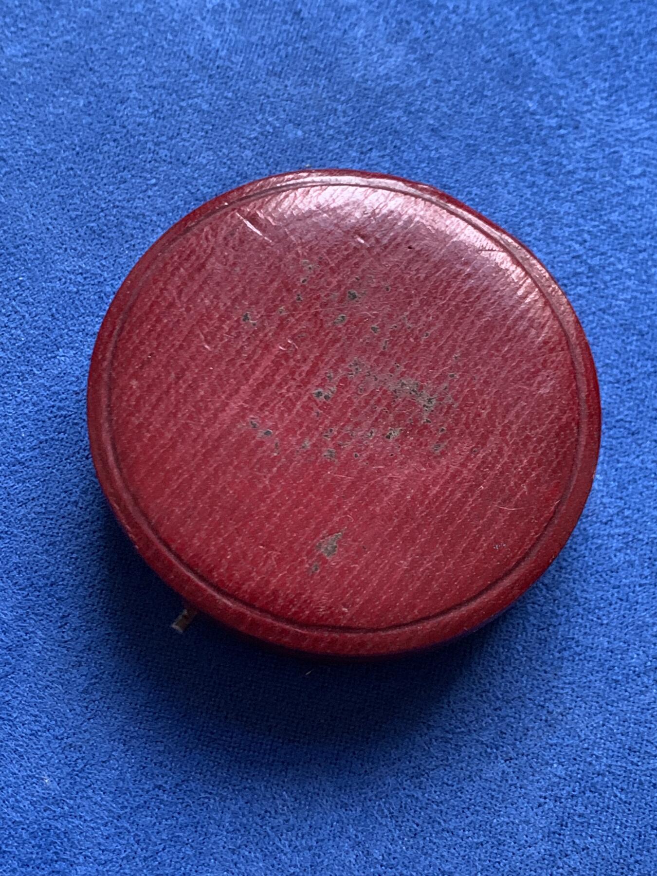 《竞宝斋》第445场 周日，周一，2场连拍 （全场包邮） 法国1865年高浮雕婚礼银章 32.6克 41.2mm 手指银标 好品 带盒