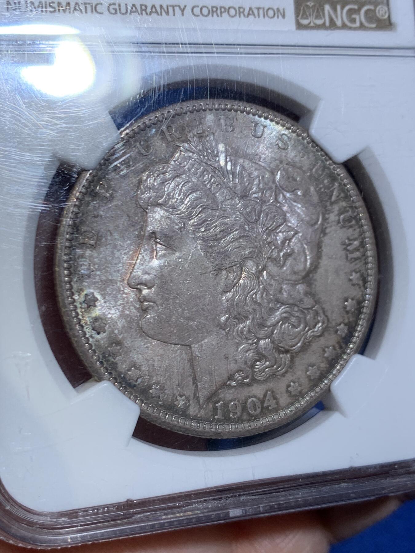 《竞宝斋》第445场 周日，周一，2场连拍 （全场包邮） NGC MS64 美国1904年O版摩根银币 相对少见年份 均匀烟灰包浆