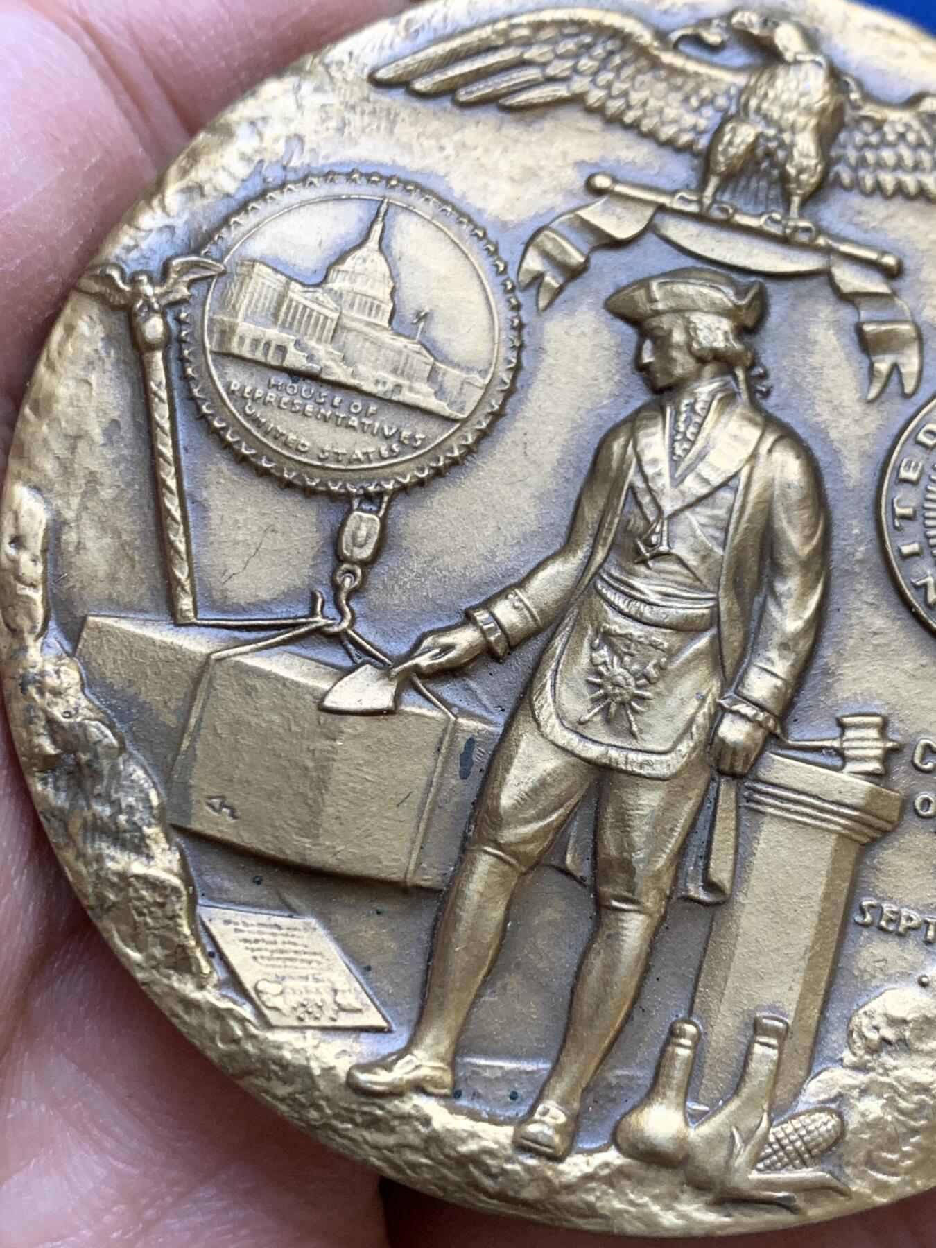 《竞宝斋》第445场 周日，周一，2场连拍 （全场包邮） 美国国会大厦奠基石铺设纪念大铜章 边铭刻字 直径63mm 重量142g