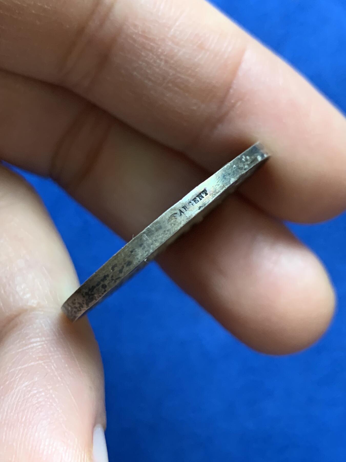 《竞宝斋》第445场 周日，周一，2场连拍 （全场包邮） 法国婚姻纪念银章 31.2mm 13.3克 手指银标边铭 细节见图