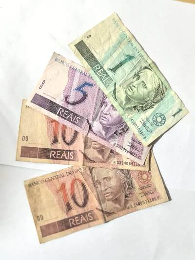 各国外币第101期 - 巴西1 5 10里亚尔4张