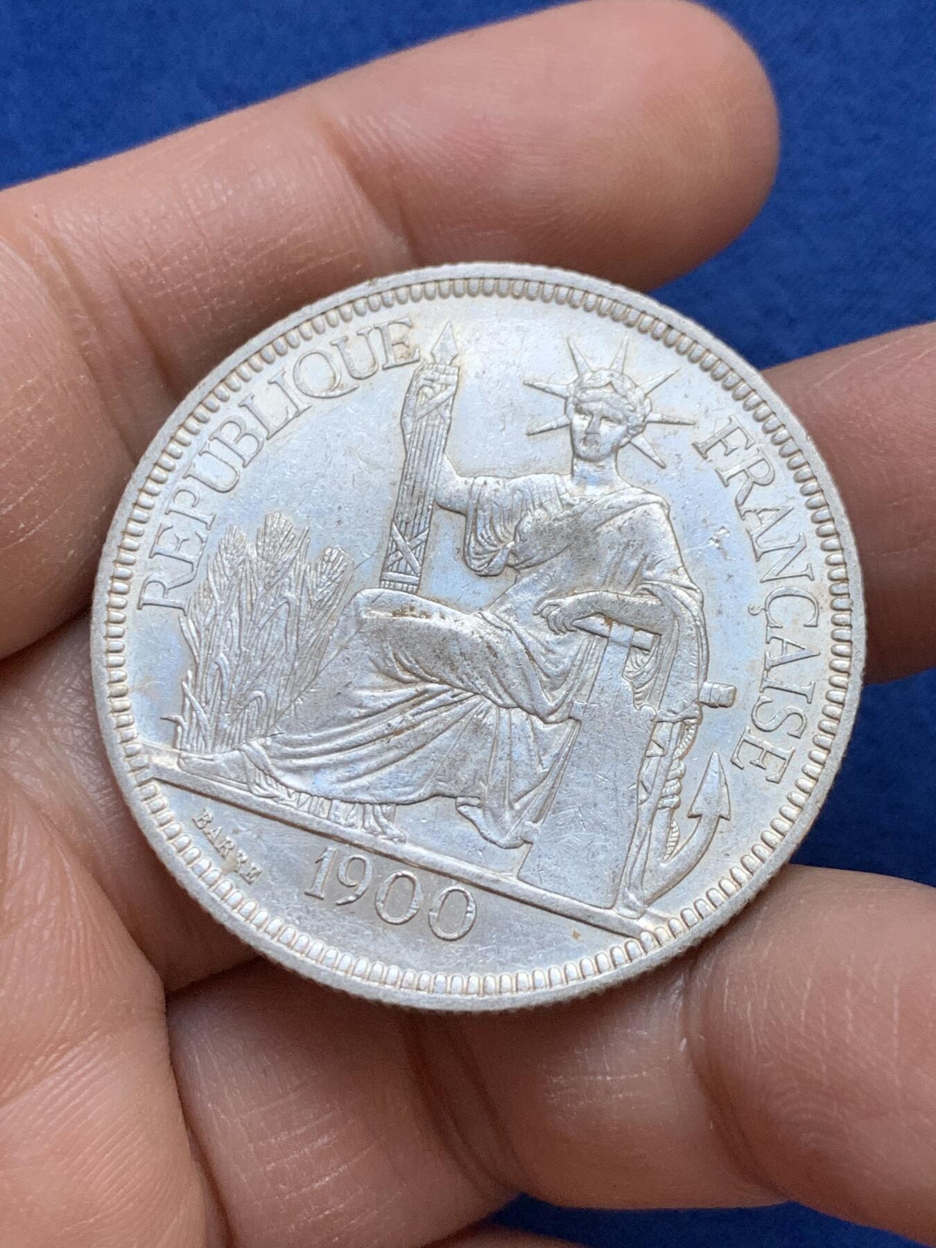 《竞宝斋》第445场 周日，周一，2场连拍 （全场包邮） 法属印支1900年坐洋1皮阿斯特银币 光度不错