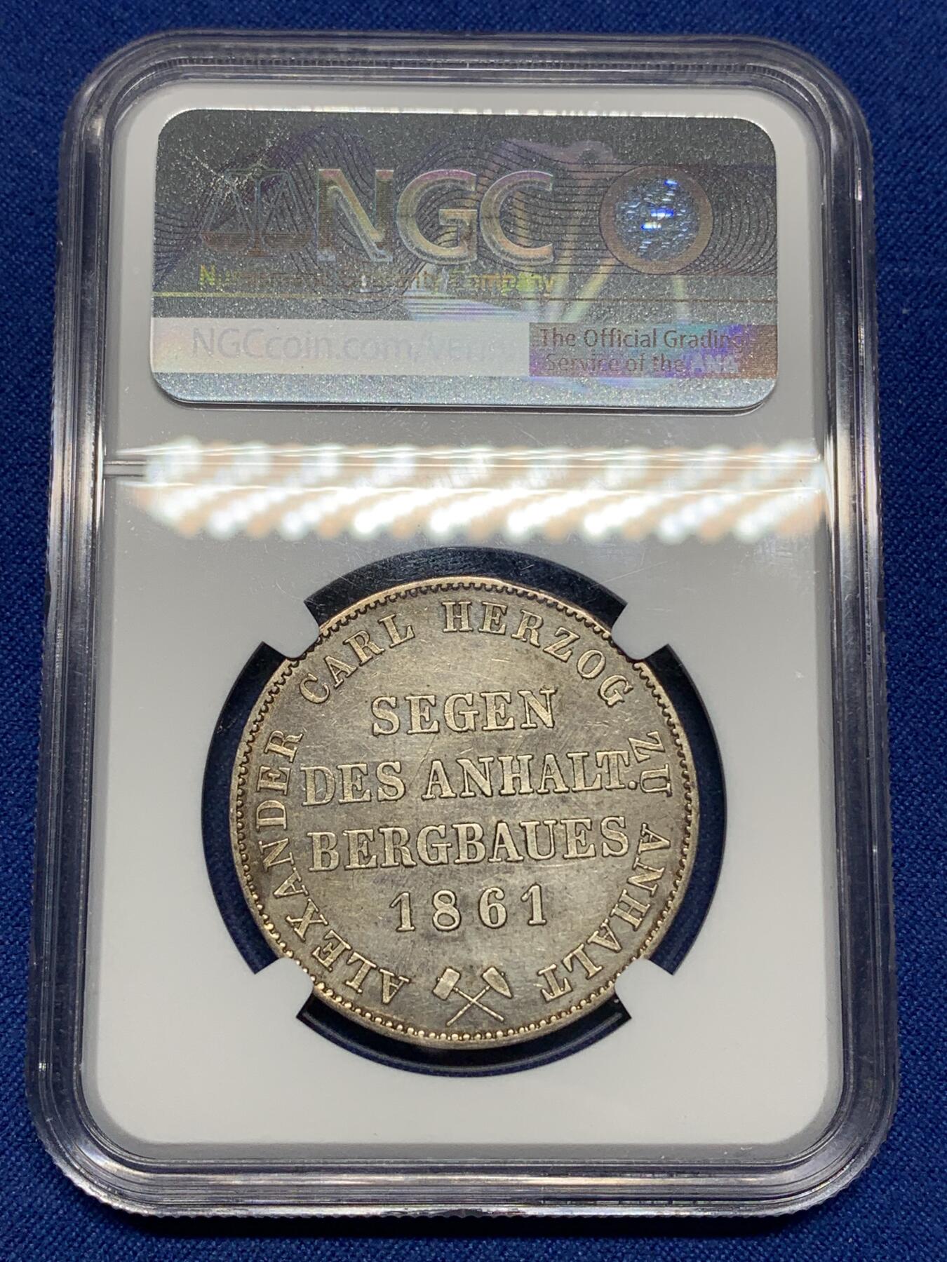 《竞宝斋》第445场 周日，周一，2场连拍 （全场包邮） NGC AUD 德国 1861年 1泰勒 银币 安哈特小熊爬墙 经典设计