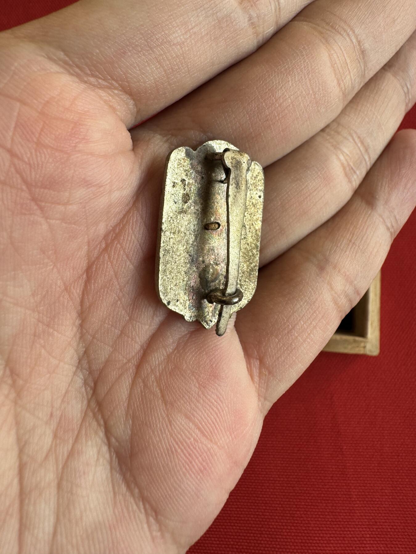 五哥徽章群   9号周二晚上八点4群联拍 日本铜章