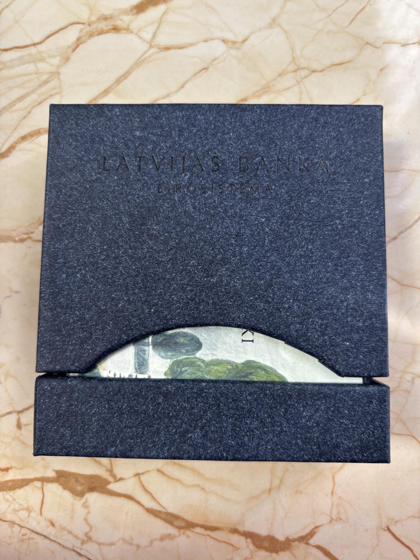 第185期拍卖 拉脱维亚2024年发行快乐童年局部彩色精制银币，999银，22克，发行4000枚