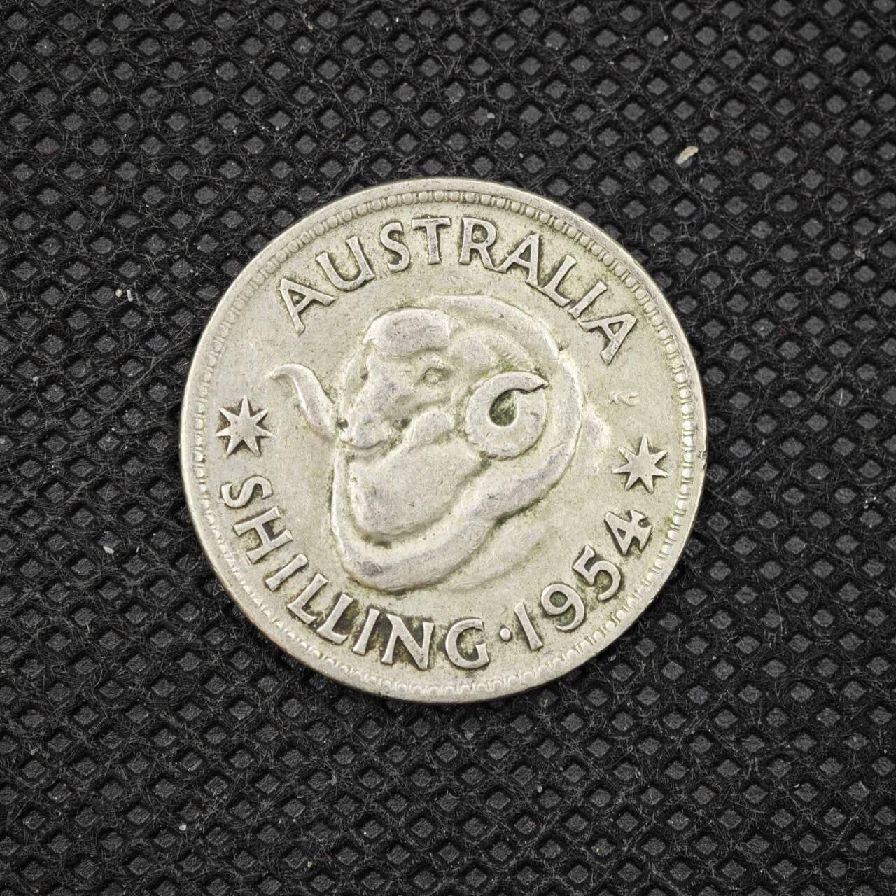 【淘币小摊】限时拍第八百二十四拍  小银币场  满百包邮可预留两周  周一统一发货        澳大利亚1954年伊丽莎白二世一先令银币