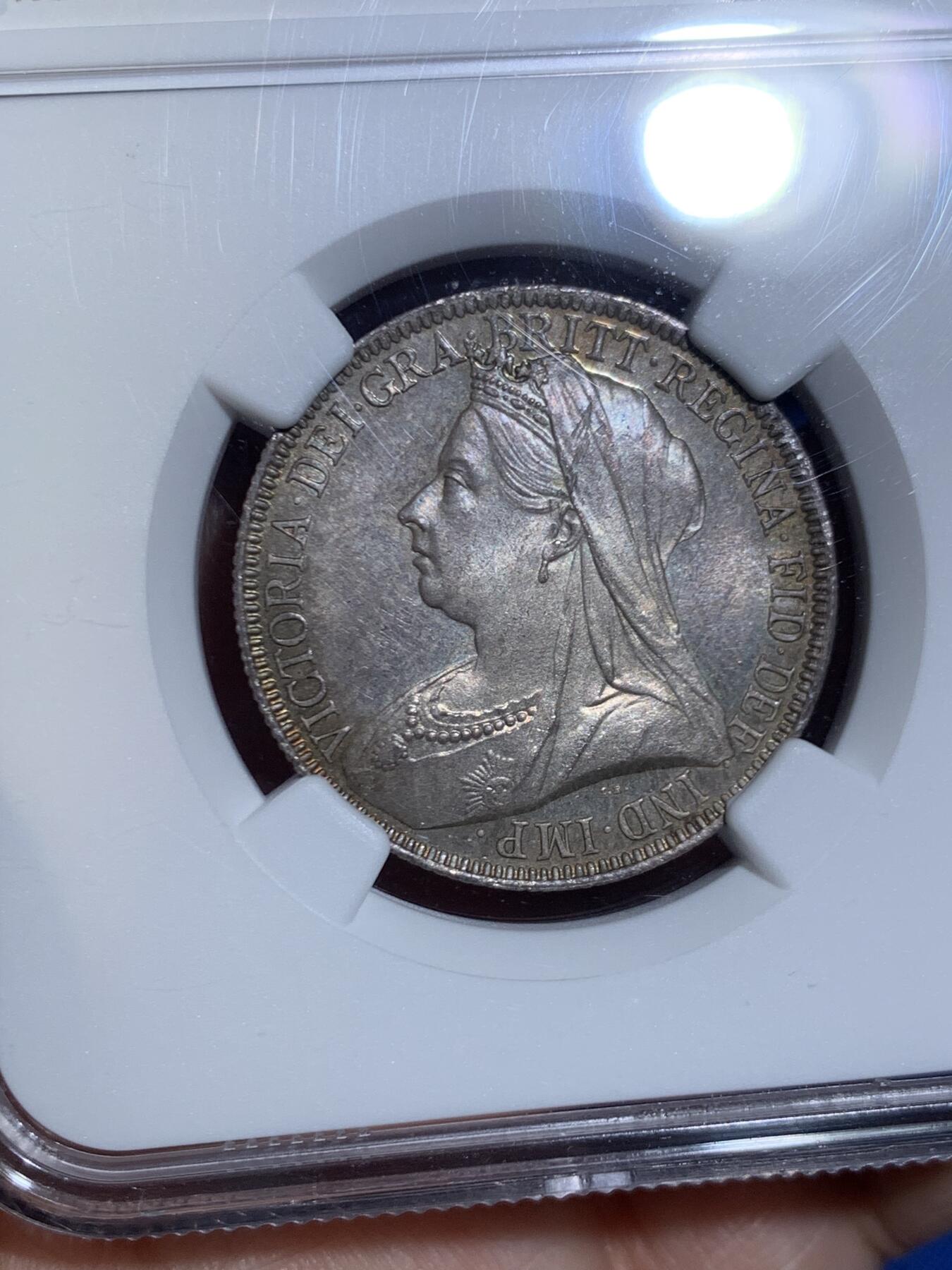 《竞宝斋》第445场 周日，周一，2场连拍 （全场包邮） NGC MS64 英国 1893年 维多利亚披纱2先令 (1福林) 银币，灰金彩，底板丝滑，非常好的状态。英系经典，收藏级品质