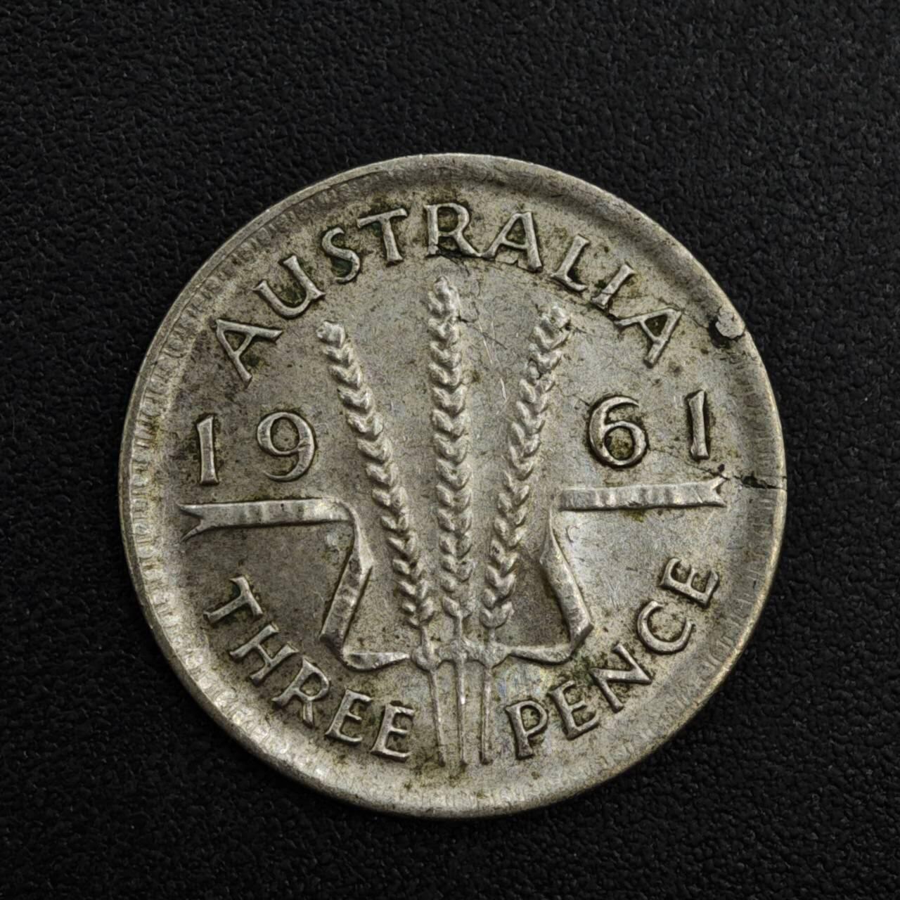 【淘币小摊】实时拍第八百二十一拍   散币场   满百包邮可预留二周 每周一统一发货   澳大利亚1961年伊丽莎白二世3便士银币