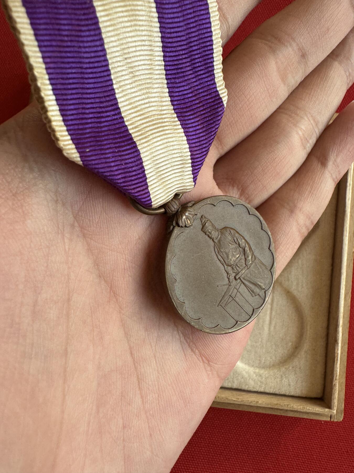 五哥徽章群   9号周二晚上八点4群联拍 日本铜章