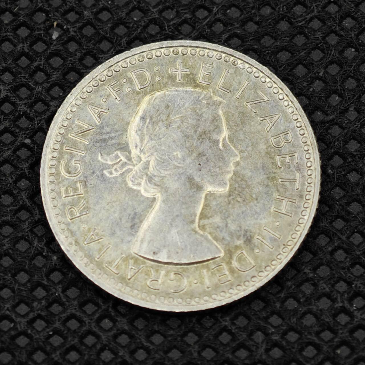 【淘币小摊】限时拍第八百二十四拍  小银币场  满百包邮可预留两周  周一统一发货        澳大利亚1962年伊丽莎白二世6便士银币