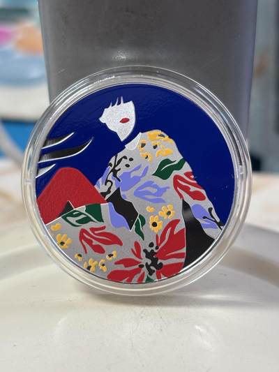 第185期拍卖 - 获奖拉脱维亚2023年里加时尚女性双面彩纪念银币，999银，22克，发行3000枚，获克劳斯2024年度最佳艺术币大奖