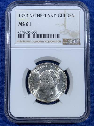 《竞宝斋》第445场 周日，周一，2场连拍 （全场包邮） - NGC MS61 荷兰1939年威廉敏娜女王1盾银币，少见品种，十字转光，打制清晰。