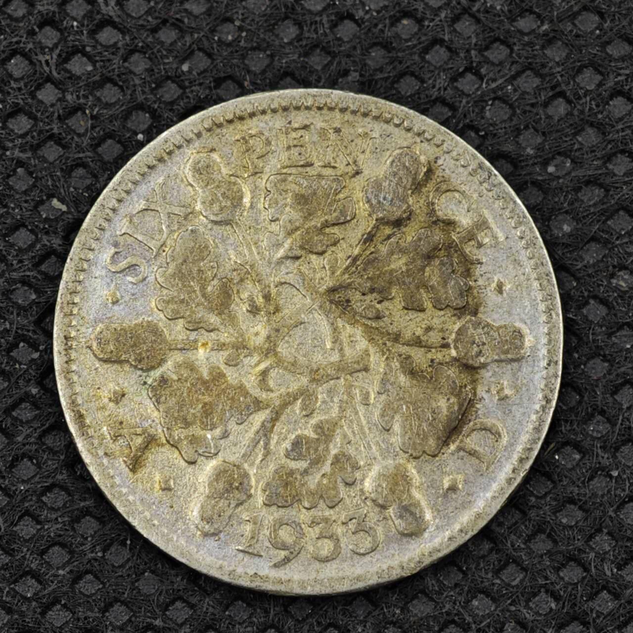 【淘币小摊】限时拍第八百二十四拍  小银币场  满百包邮可预留两周  周一统一发货       英国1933年乔治五世6便士银币