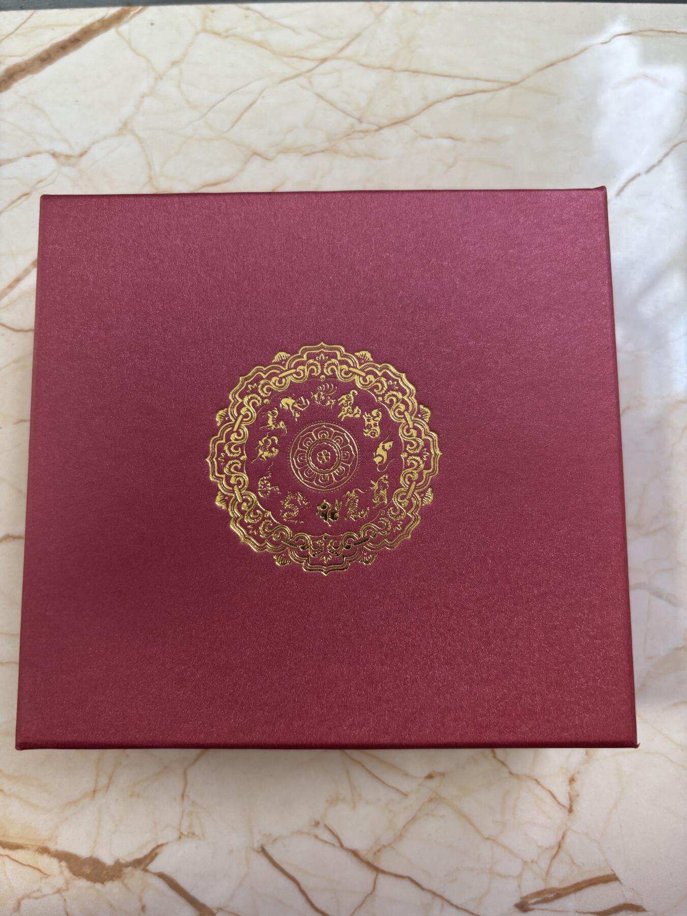 第185期拍卖 斐济2020中国生肖系列鼠年镶嵌天然珍珠镀金1盎司银币，999银，发行8888枚