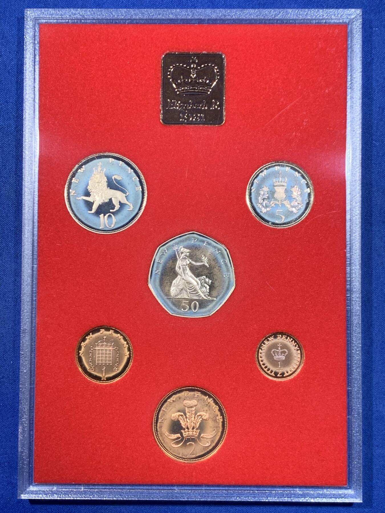 《竞宝斋》第445场 周日，周一，2场连拍 （全场包邮） 英国1981年精制套币 6枚币和1枚章 少见 状态很美